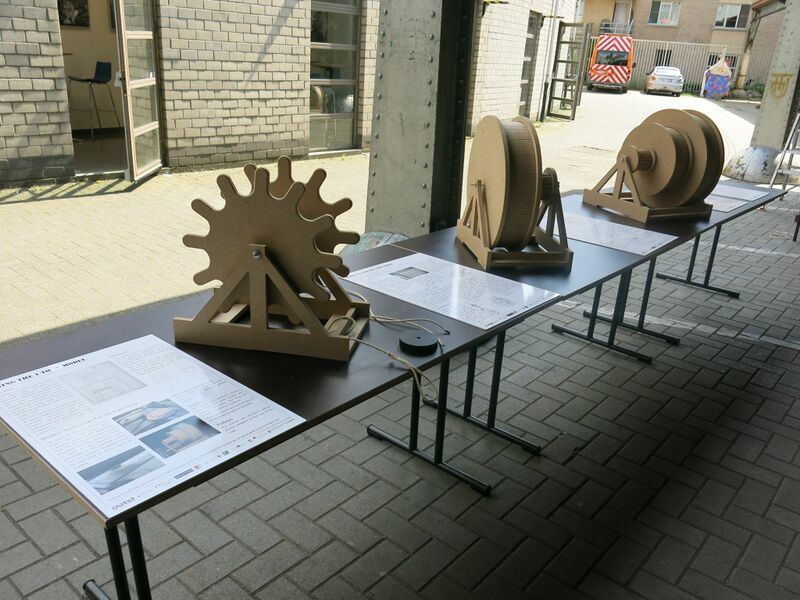 File:Model winches drums.jpg