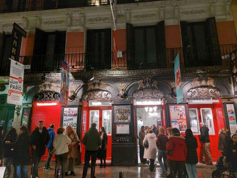 File:IT Madred teatre lara outside.jpg