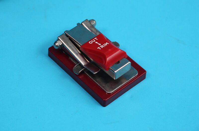 File:T0048 splicer closed.JPG